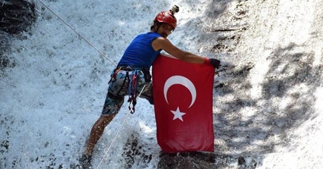 Hafta içi kalıp işçisi, hafta sonu extreme sporcu