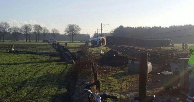 Hollanda’da tren yoldan çıktı, 1 ölü