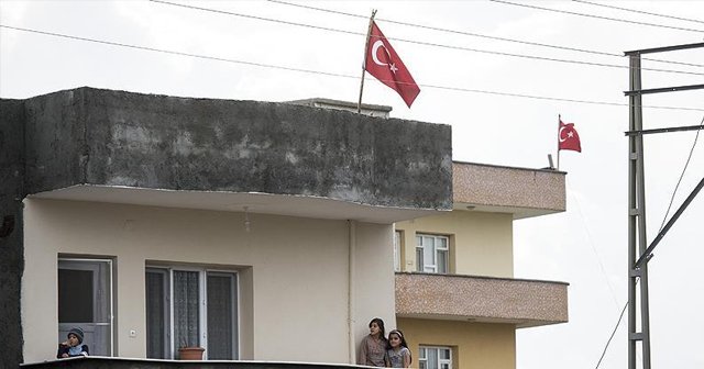 İdil&#039;de terör operasyonuna bayraklı destek