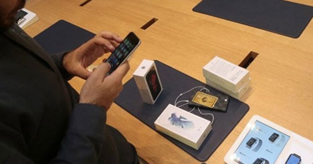 iPhone&#039;ları tuğlaya çeviren hata