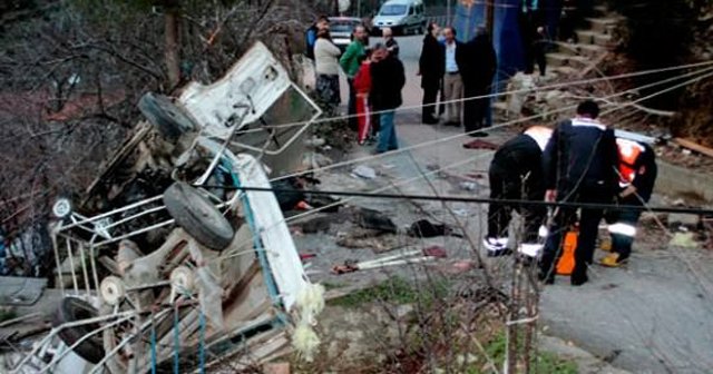 İstanbul&#039;da korkunç kaza! Faciadan dönüldü