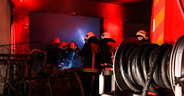 İstanbul&#039;da korkunç yangın, 2 çocuk öldü