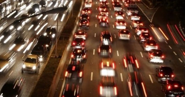 İstanbul&#039;da trafik felç oldu