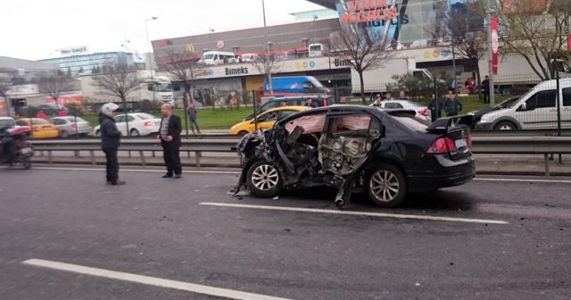 İstanbul'da zincirleme kaza, yaralılar var