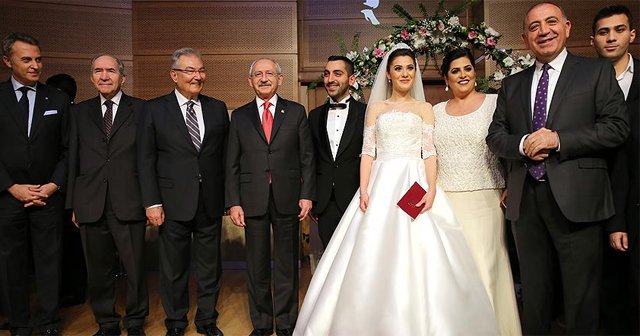 Kılıçdaroğlu nikah şahitliği yaptı