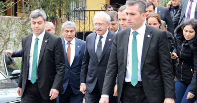 Kılıçdaroğlu şehit ailesini ziyaret etti