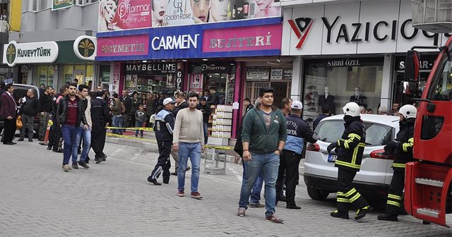 Kıyafeti alev alan kişi, 5&#039;inci kattan düşerek öldü