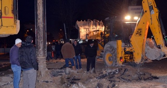 Kütahya’da iş makinesi doğalgaz borusunu patlattı