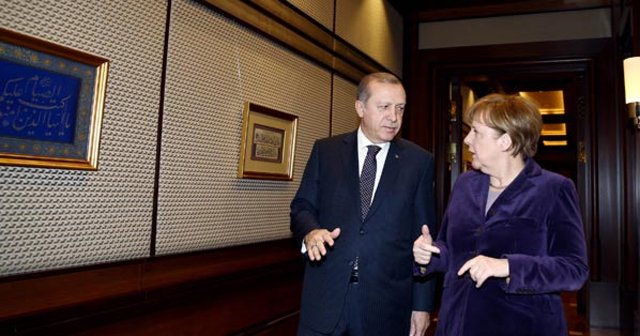 Merkel&#039;den Erdoğan&#039;a ilginç soru