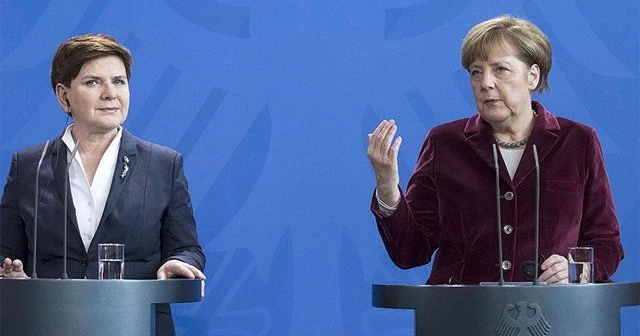 Merkel'den Türkiye hakkında kritik açıklama