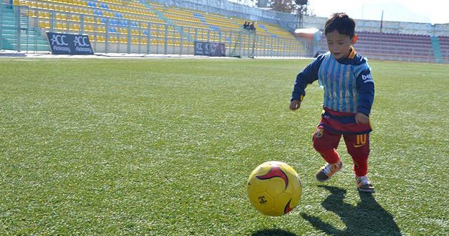 Messi, Afgan çocukla İspanya veya 3. bir ülkede görüşecek