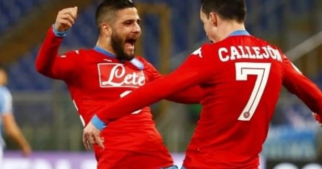 Napoli zor deplasmanda zirveyi bırakmadı