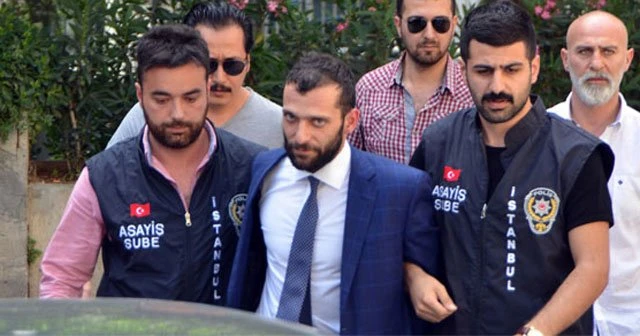Onur Özbizerdik hakkında yakalama kararı