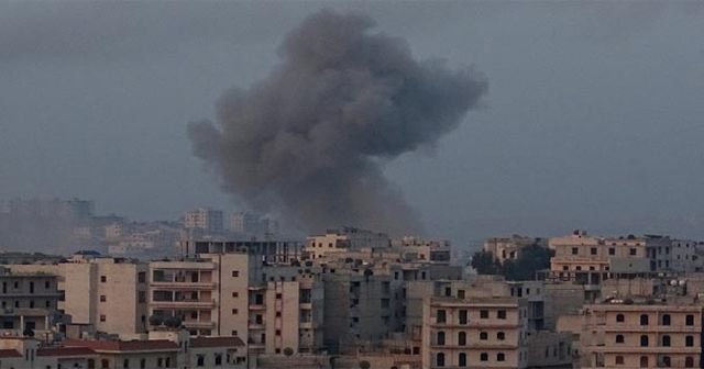 Rus uçakları Halep'i bombaladı