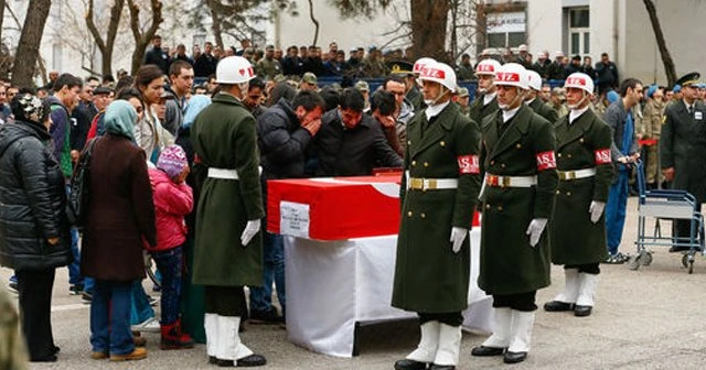 Sur şehitleri uğurlandı