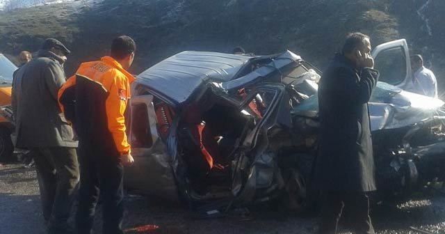 Tanker ile kamyonet çarpıştı, 2 ölü