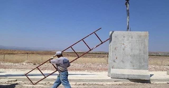 Türkiye-Suriye sınırına beton duvar örülüyor