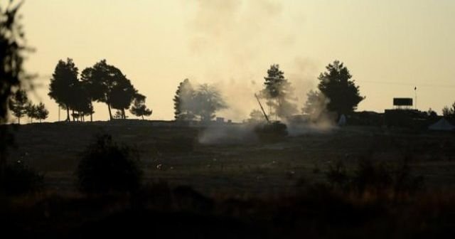 YPG mevzilerine ağır bombardıman başladı