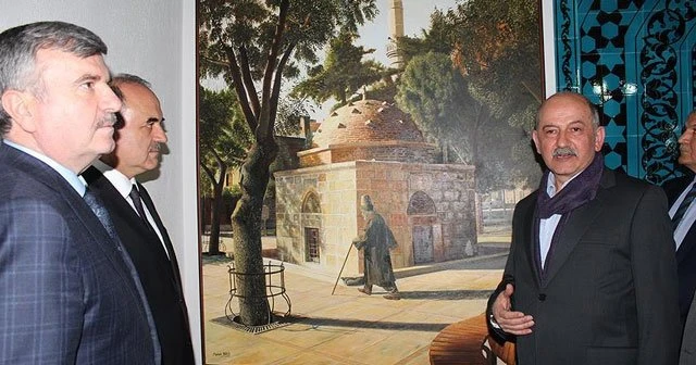 'Ressam imam'ın sergisine büyük ilgi