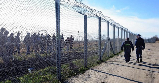 &#039;Yunanistan sığınmacıları zorla kabul ettirmeye çalışıyor&#039;