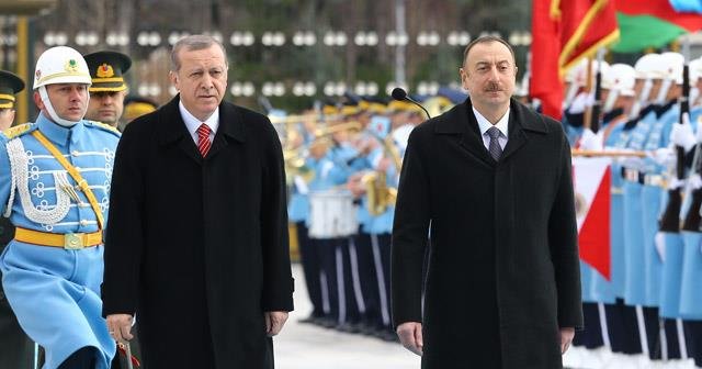 Aliyev tarihi zirve için Türkiye&#039;de