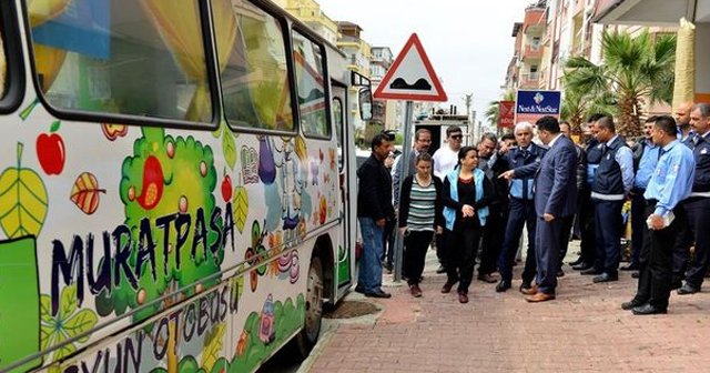 Antalya&#039;da pazarcılar, hamile kadını dövdü