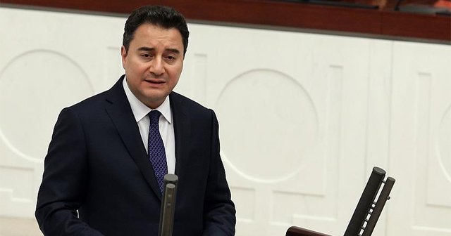 Babacan, &#039;Türkiye demokrasi, hukuk ve ekonomide eş zamanlı ilerlemeli&#039;