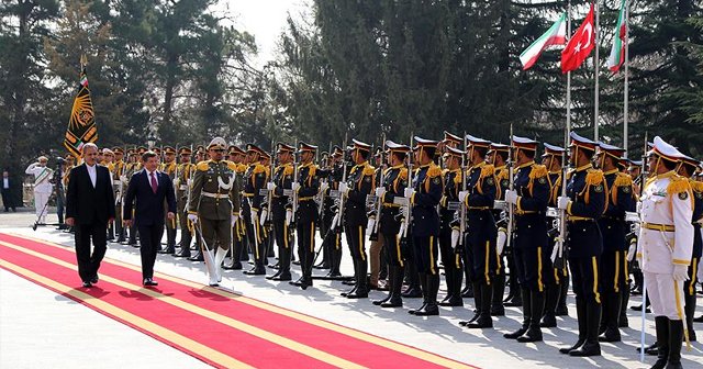 Başbakan Davutoğlu İran temaslarına başladı