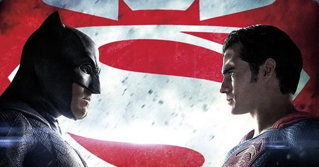 Batman ve Superman rekorla başladı