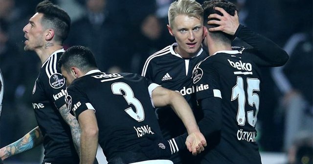 Beşiktaş emin adımlarla yürüyor