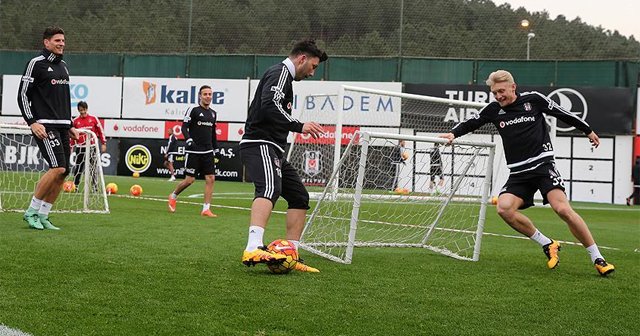 Beşiktaş&#039;ta Gökhan Töre antrenmana katılmadı