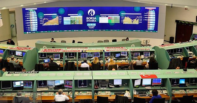 Borsa 83.000 puanın üzerinden kapandı