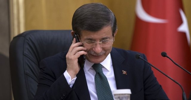 Davutoğlu'ndan canlı yayında zor görüşme