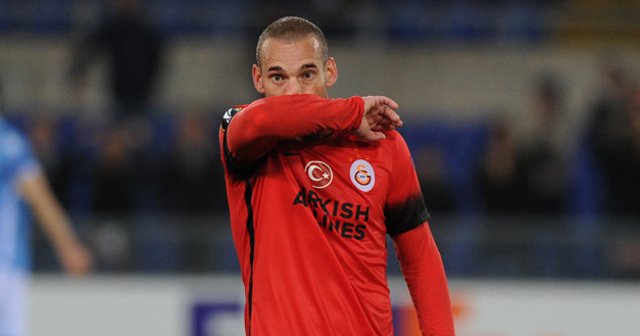 Derbi öncesi Sneijder depremi