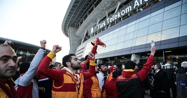 Dünya basını derbinin ertelenmesini böyle duyurdu