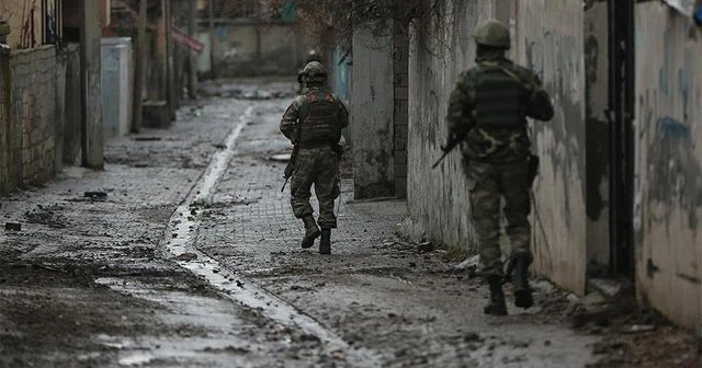 Emniyet güçlerinden Sur'da tahliye