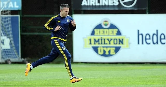 Fenerbahçe'de Van Persie takımla çalıştı