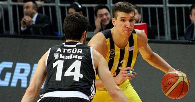 Fenerbahçe pota derbisinde Beşiktaş&#039;ı yendi