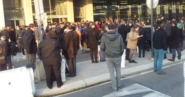 Fransa&#039;da Toulouse havaalanında tahliye