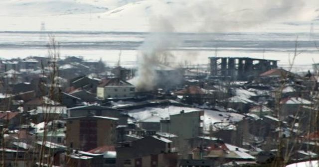 Hakkari Yüksekova’da tanklar mahalleye girdi