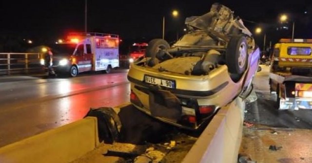 Hurdaya dönen otomobilden sağ çıktı