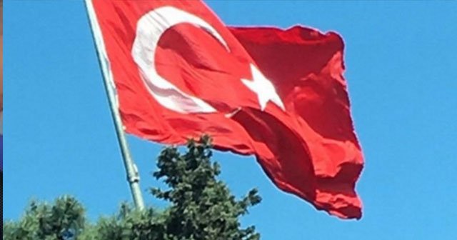 İşte ünlülerden Çanakkale Zaferi paylaşımları