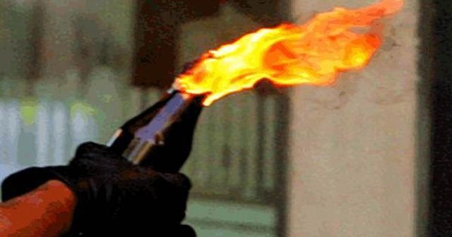 İzmir&#039;de polise molotoflu saldırı