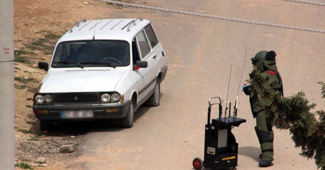 Kilis’te bomba yüklü araç alarmı