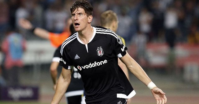 Mario Gomez tarihe geçti