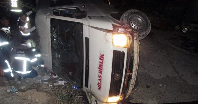 Muğla'da yolcu minibüsü devrildi, 14 yaralı