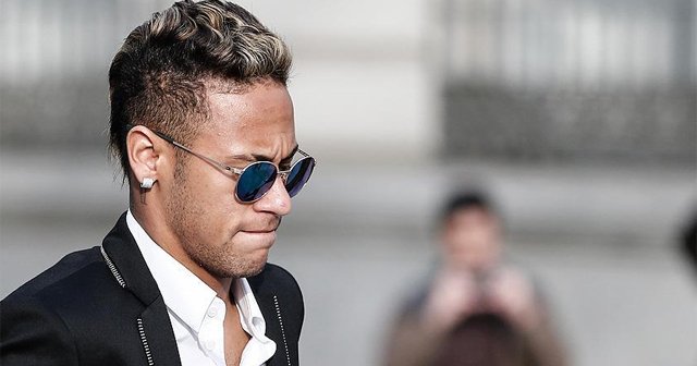 Neymar&#039;a Brezilya&#039;dan 45 milyon avro ceza