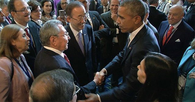 Obama, Raul Castro bir araya geldi