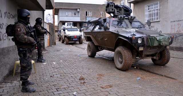 PKK'nın sözde karargah binası vuruldu, 20 terörist öldü