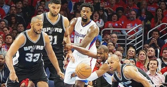 San Antonio Spurs evinde yıkılmıyor